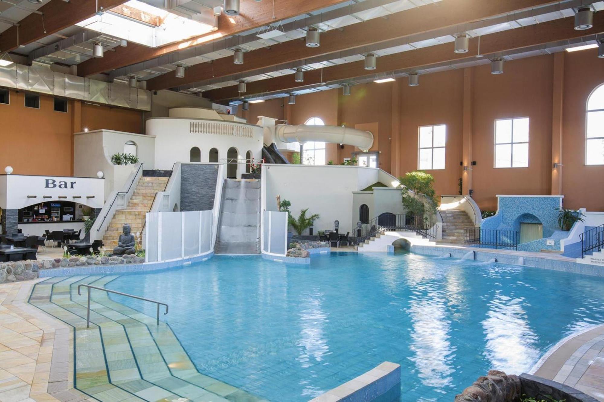 Holiday Resort Van Der Valk, Linstow Dobbin-Linstow Bagian luar foto